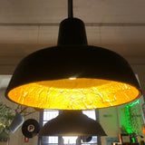 Lampara de hierro "basto" con interior dorado